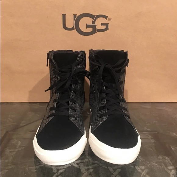 UGG Shoes - New Ugg Australia 7 Jr. Black Fashion Snickers